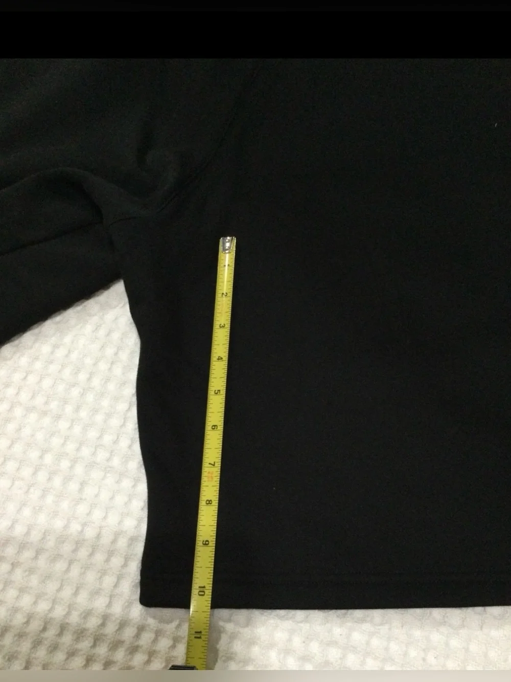 New Puma Sweatpants Shorts drawstring and side pockets size XL Black